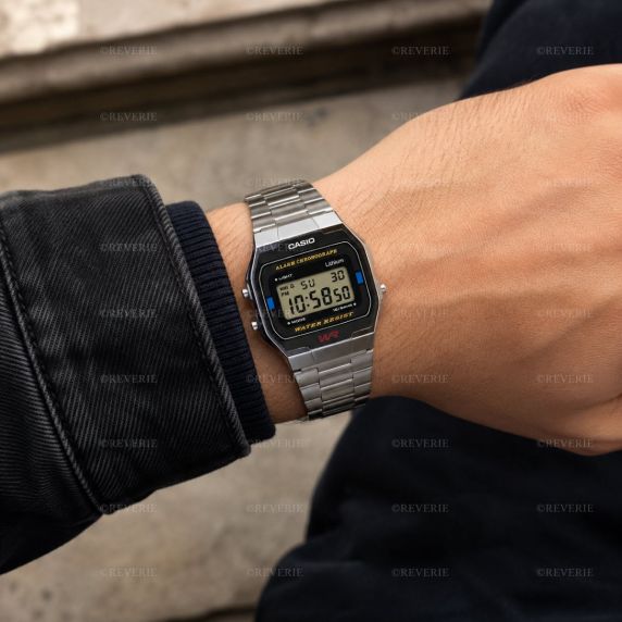 Retro zegarek cyfrowy ze stali nierdzewnej Casio Classic | A163WA-1QES