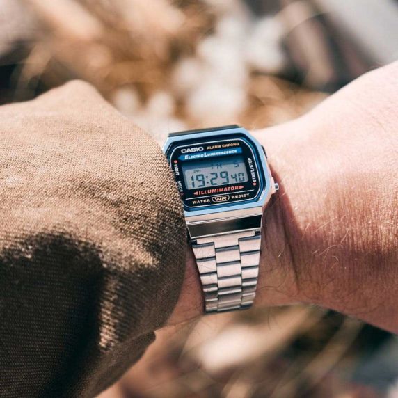 Retro stalowy zegarek cyfrowy Casio Classic | A168WA-1YES