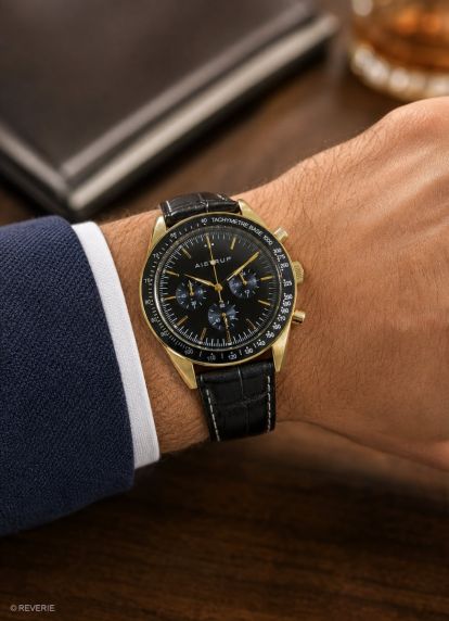 Aistrup AIW8701 Classic Sapphire Chronograph zegarek męski z czarną tarczą i złotymi detalami | AIW8701